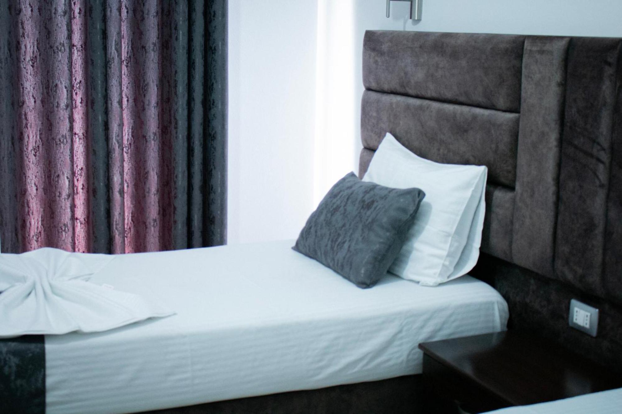 Hotel Fron Σαράντα Εξωτερικό φωτογραφία