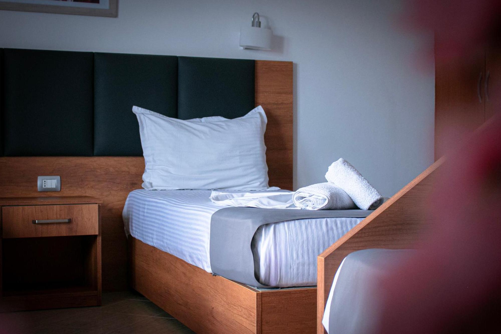 Hotel Fron Σαράντα Εξωτερικό φωτογραφία