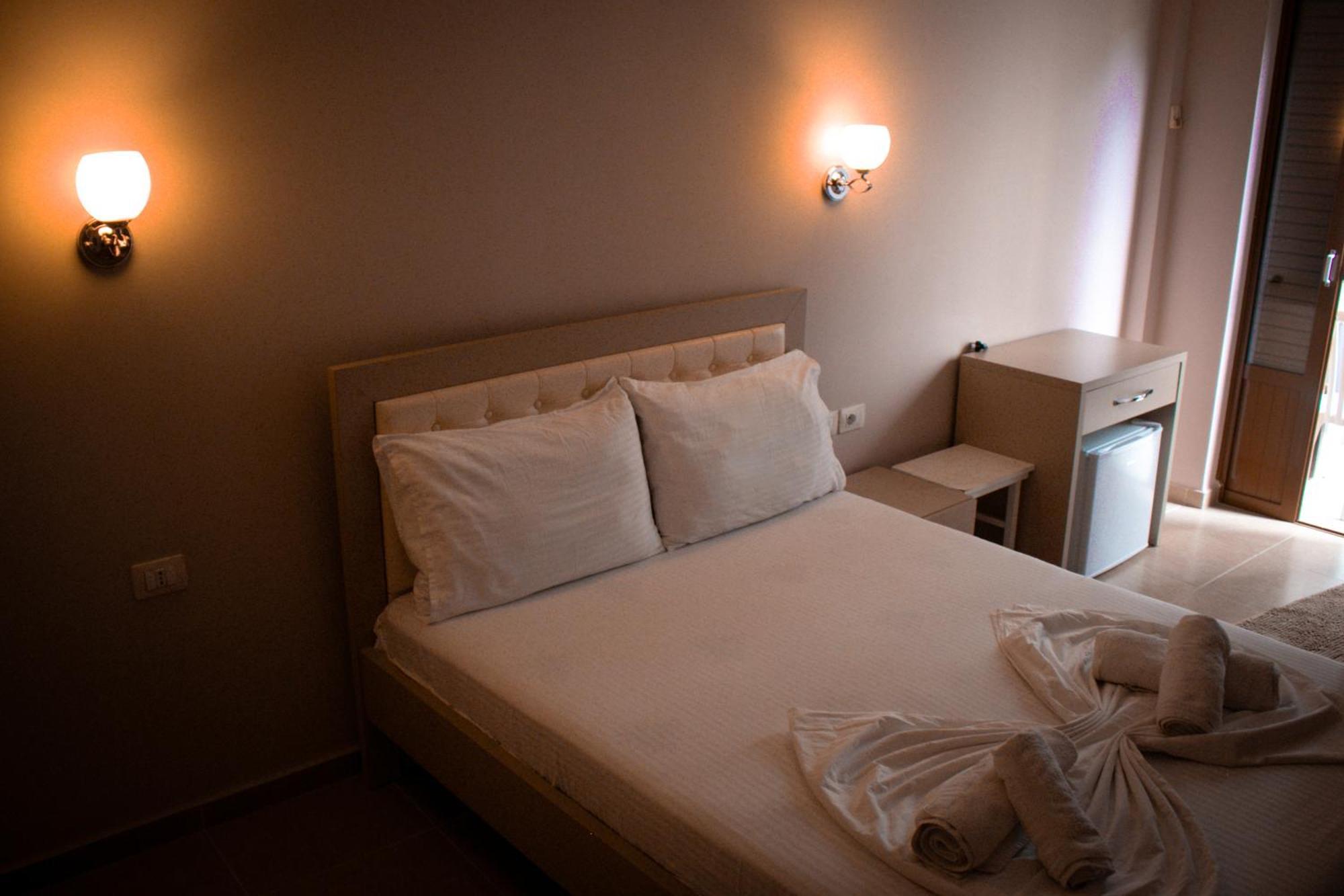 Hotel Fron Σαράντα Εξωτερικό φωτογραφία